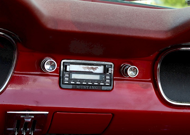 Blick auf Mustang-Radio